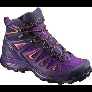Salomon women’s mid GTX hiking boots, size 8